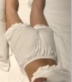 女友穿睡衣被带进酒店房间，省去脱衣步骤直接开干！