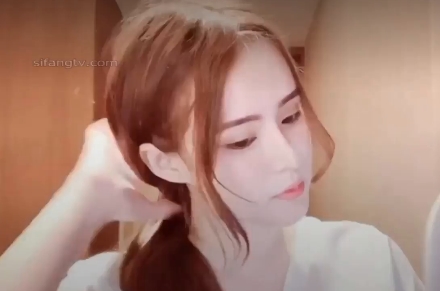 SWAG-VIVIBABE 全露脸极品骚秘书 桌下深喉舔棒被老板爆操内射