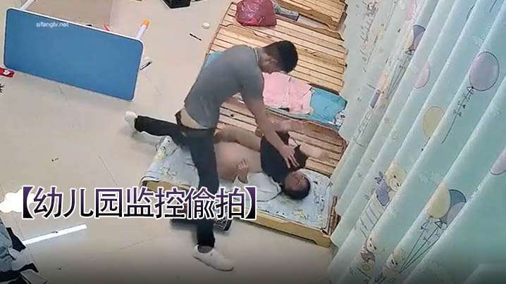 [偷拍] 幼儿园渣男狂干清纯幼教老师