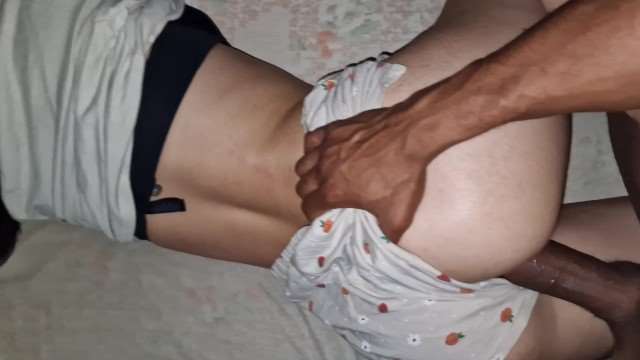 [Badblackboyy] 趁男友上班，骚妻与姐夫床上狂干内射